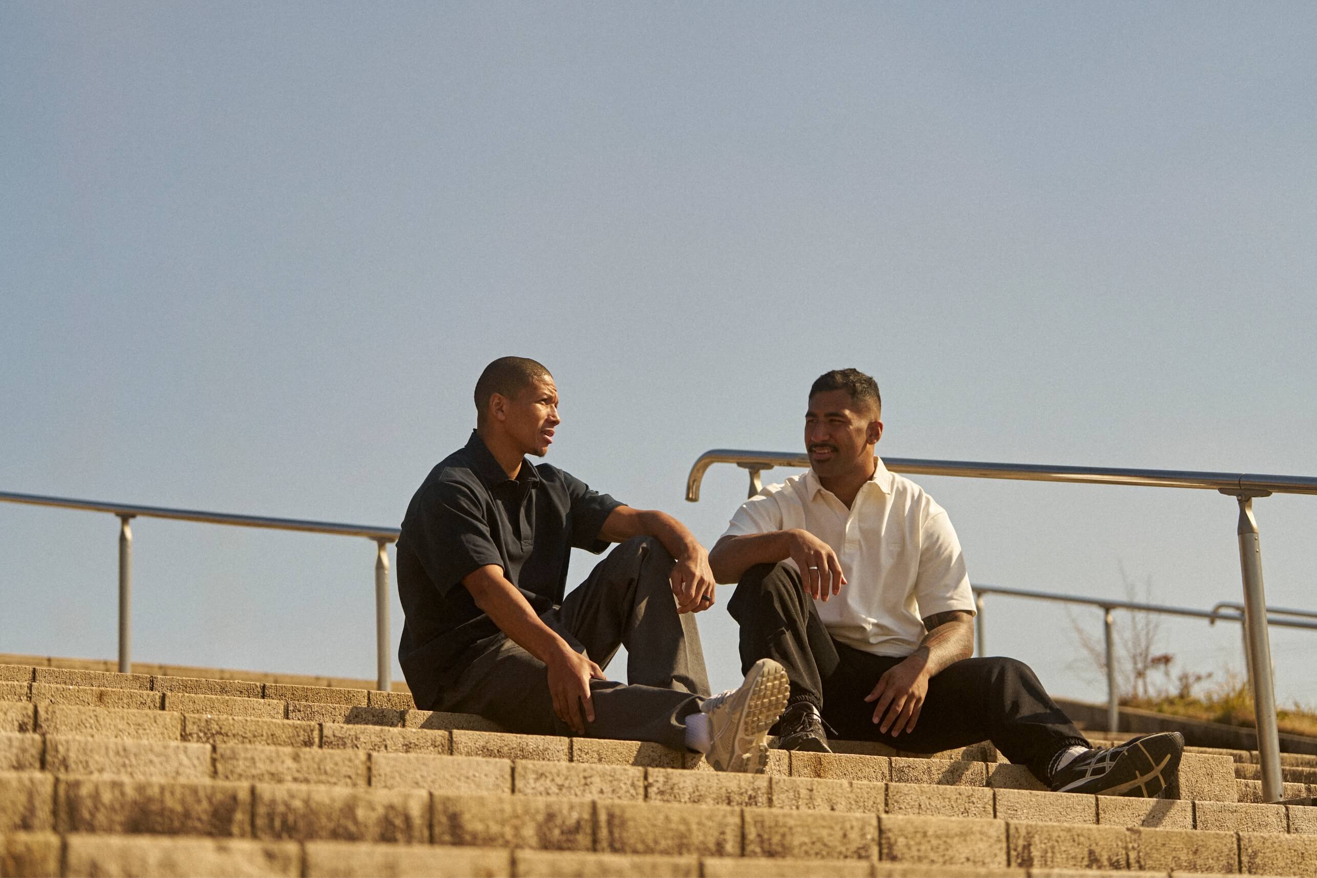 Left S/S ENGLAND TYPE RUGBY JERSEY・CHINO PANTS,Right S/S ENGLAND TYPE RUGBY JERSEY・RUGGER PANTS