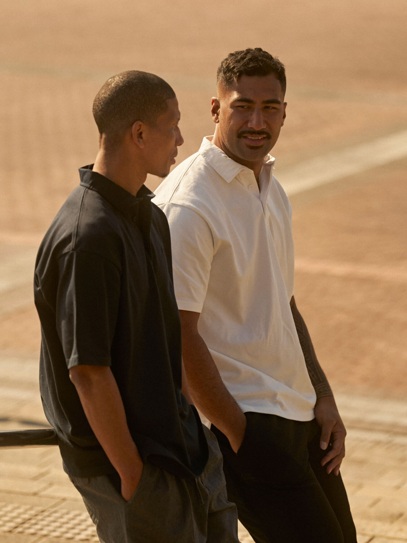 Left S/S ENGLAND TYPE RUGBY JERSEY・CHINO PANTS,Right S/S ENGLAND TYPE RUGBY JERSEY・RUGGER PANTS